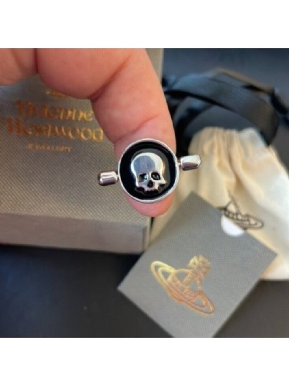 VIVIENNE Westwood skull ☠️ reversible ring